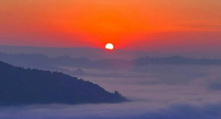 Mencicipi Kabut Pagi Eksotis dan Matahari 'Beku' di Nong Khai Thailand
